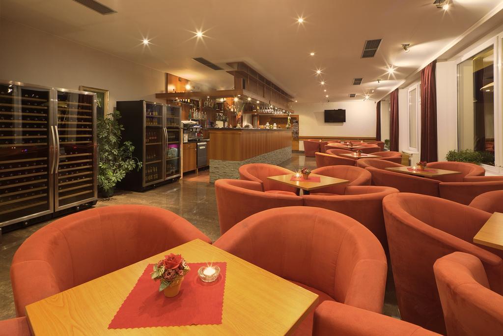 Holiday Park Orava - Hotel Orava Dolny Kubin Buitenkant foto